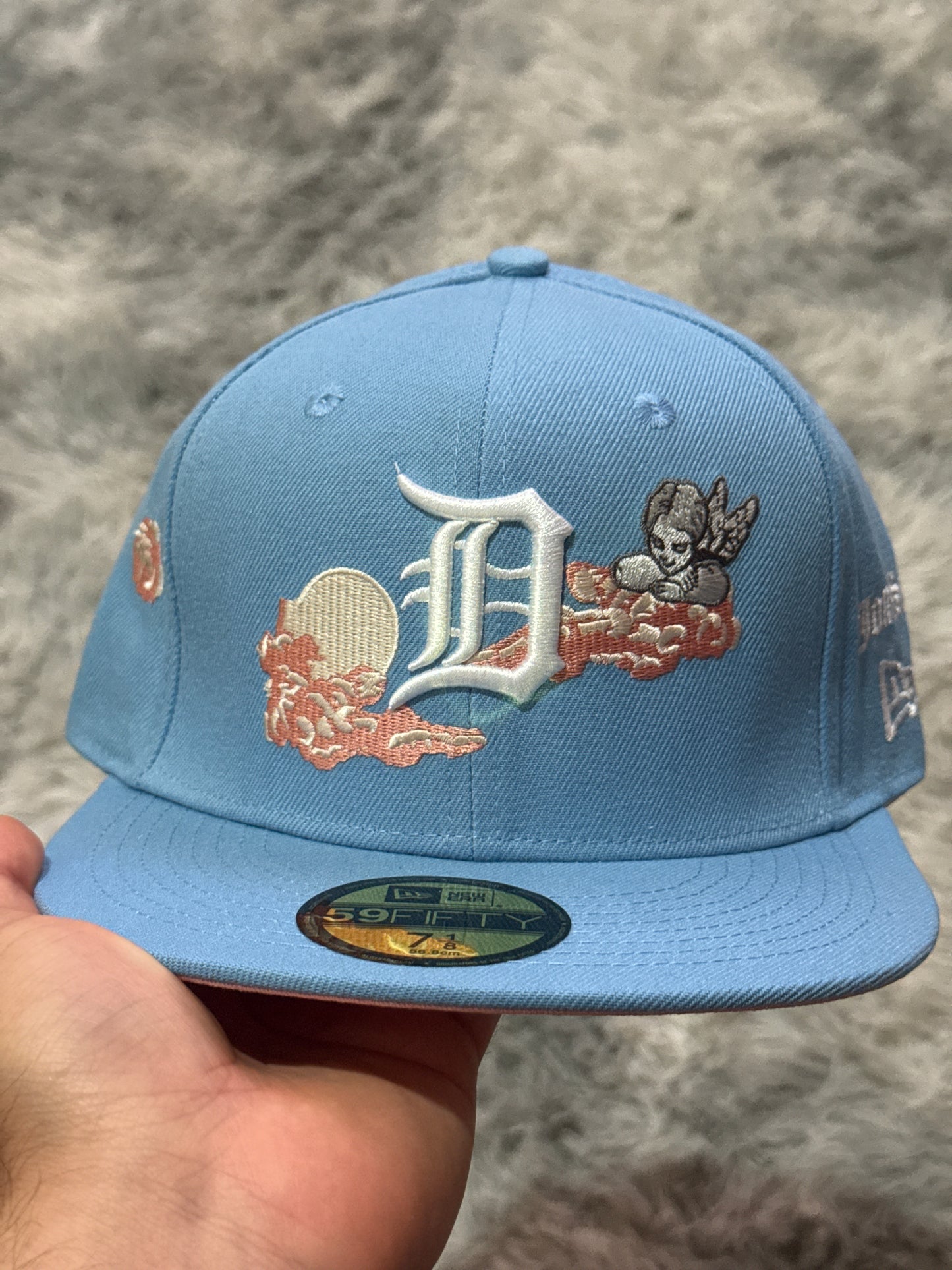 TIGERS DETROIT
