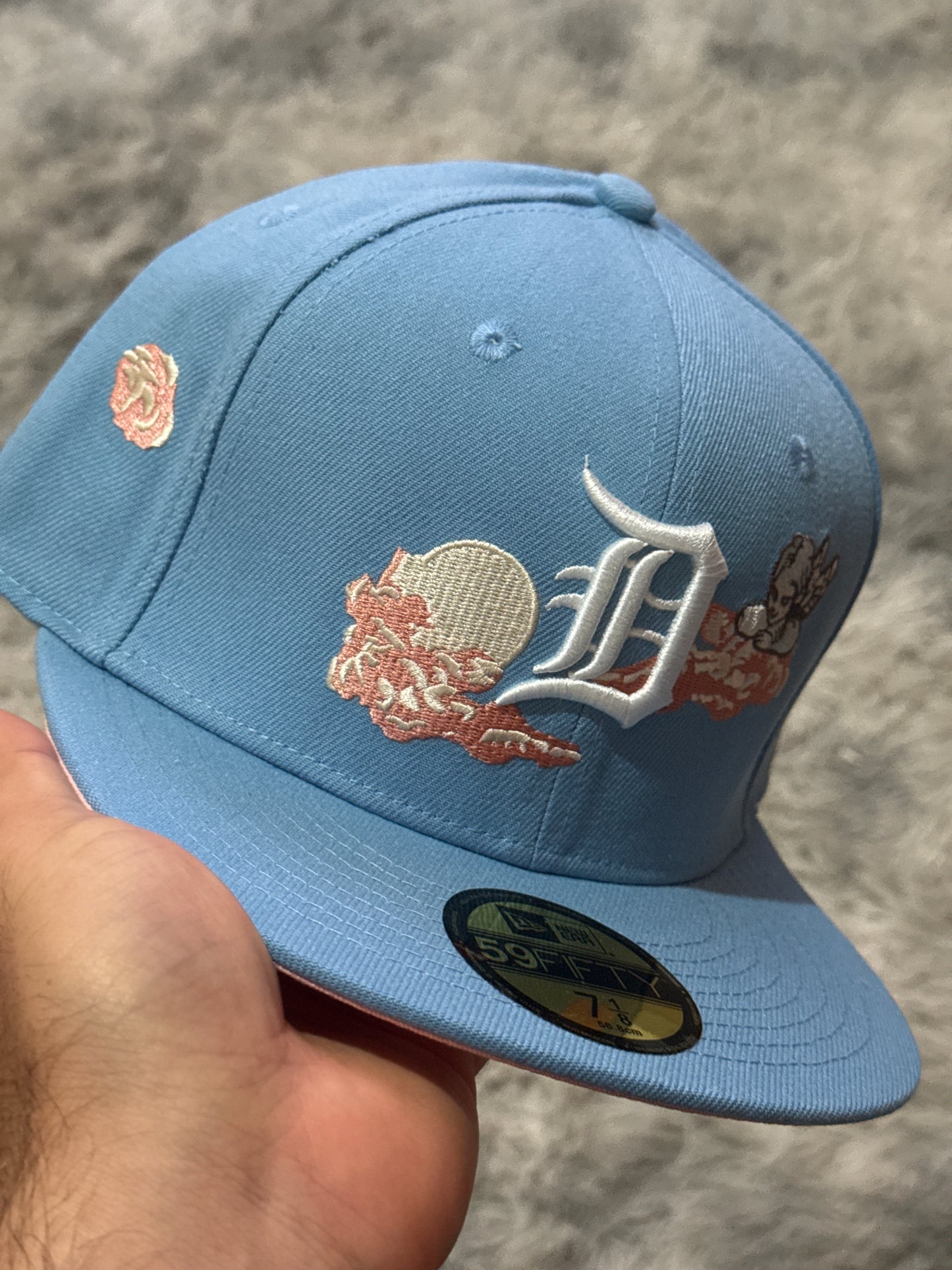 TIGERS DETROIT